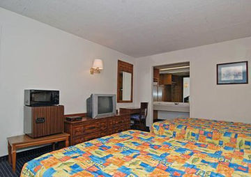 ברוורד Rodeway Inn מראה חיצוני תמונה